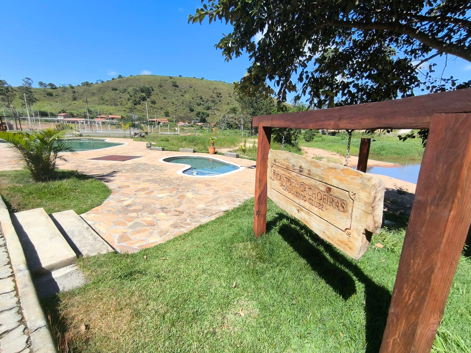 Lote à venda no condomínio Recanto das Cachoeiras, Chácara - MG / 450m²