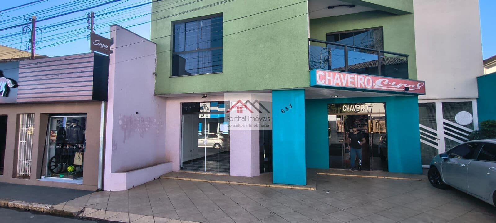 Ponto Comercial no Centro de Capão Bonito/SP Apresentamos uma loja ponto comercial para alugar no bairro Centro de Capão Bonito/SP, estrategicamente localizado em uma área de grande movimentação e cercado por diversas comodidades. A localização pri