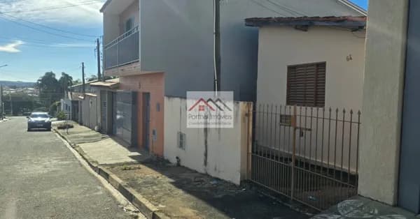 Você está em busca de uma casa para locação? Apresentamos uma excelente oportunidade no bairro Vila Santa Rosa. Esta residência, com 70m² de área construída, dispõe de 2 dormitórios e 1 banheiro, ideal para atender suas necessidades. Se você deseja mais