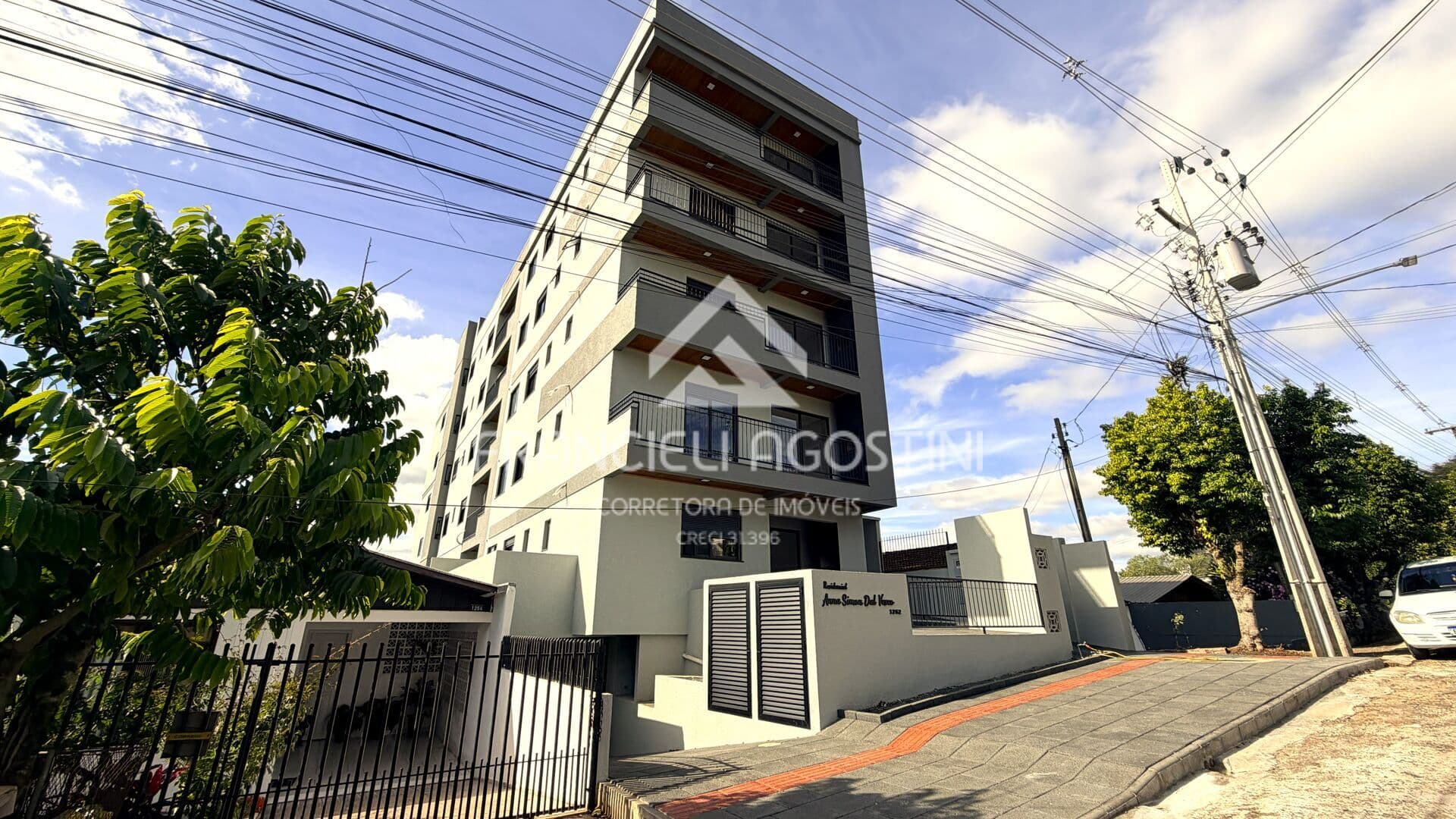 Apartamento Terreo à venda no bairro Miniguacu - Francisco Beltrão/PR Com suite, area externa e 2 vagas de garagem