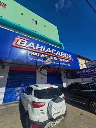 Ponto Comercial na Av. Dorival Caymmi | 450m² | Frente de Rua | Itapuã | 3 vagas de estacionamento