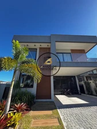 Casa alto padrão em Buraquinho!
