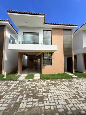 Casa em Condomínio 3 suítes 115m² Buraquinho