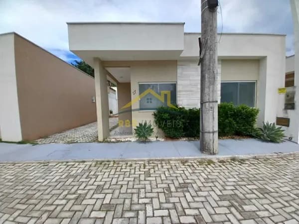 Abrantes Casa com Piscina em Condomínio terrea 3/4 1 suíte baixou 580 mil Energia solar