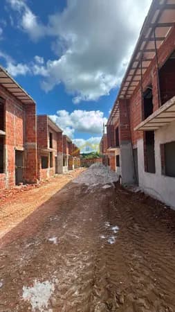 Casa em contruçao em Condomínio 3 suítes area garden Abrantes 560 mil A PARTIR