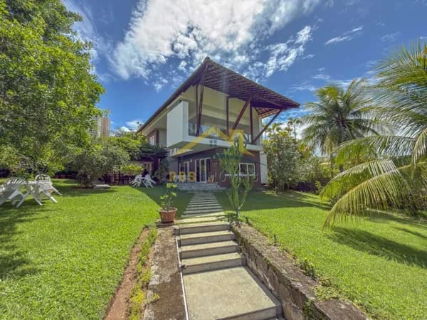 Casa em Condomínio 4/4 978m² em Patamares