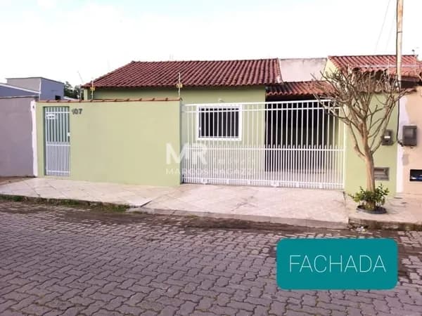 Casa à venda no bairro Jardim Aliança II em Resende/RJ
