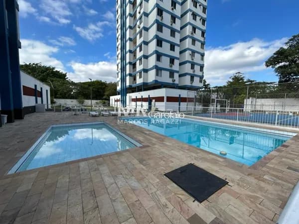 Apartamento à venda no bairro Comercial em Resende/RJ