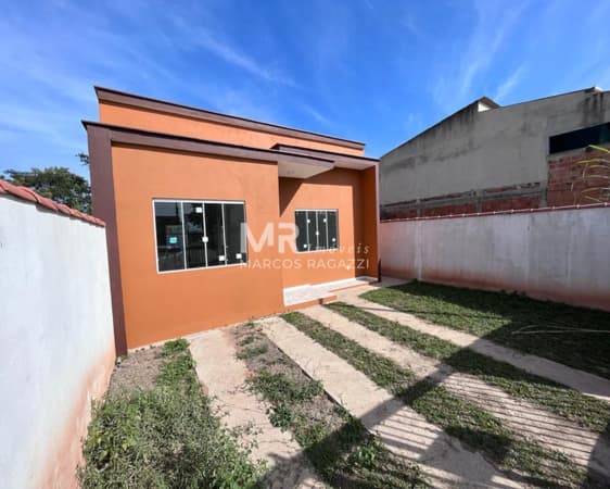 Casa à venda no bairro Jardim Aliança II em Resende/RJ