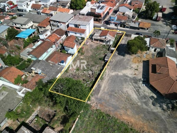 Terreno à venda no bairro Centro em Itatiaia/RJ