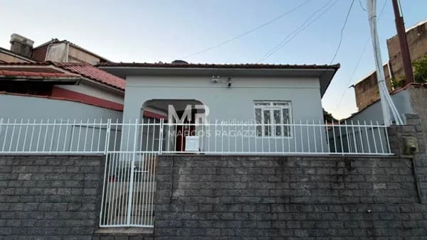 Casa com 3 quartos à Venda, bairro Paraíso, em Resende-RJ