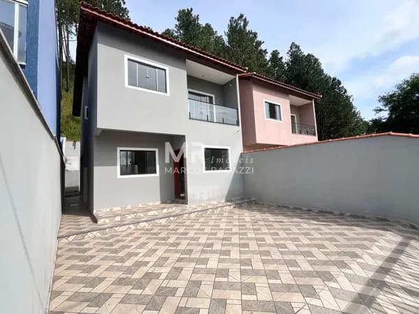 Casa à venda no bairro Mirante das Agulhas em Resende/RJ