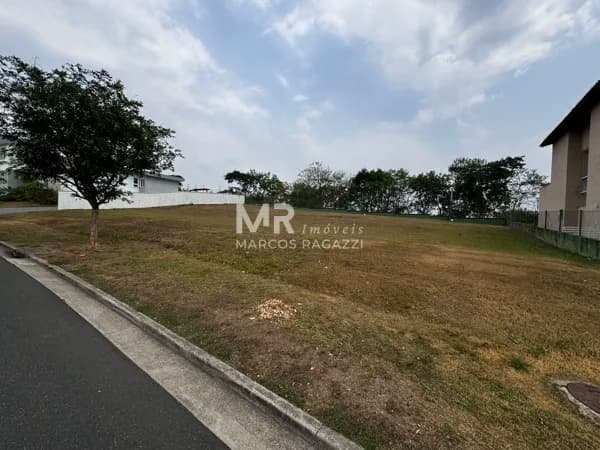 Terreno à venda no bairro Terras Alpha em Resende/RJ
