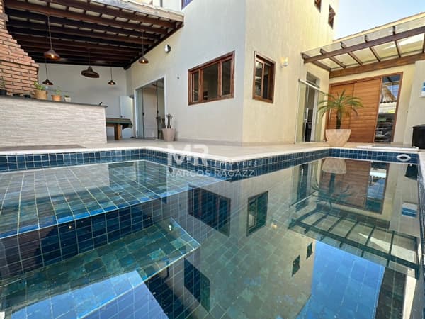 Casa de condomínio, 3 quartos sendo 1 suíte, piscina, área gourmet, no Parque Ipiranga