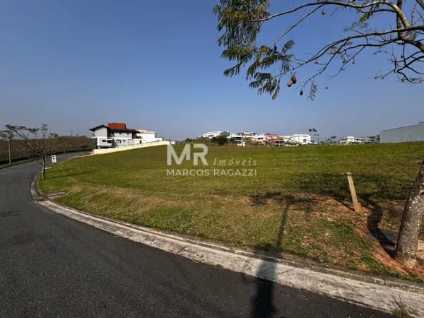 Terreno à venda no bairro Terras Alpha em Resende/RJ