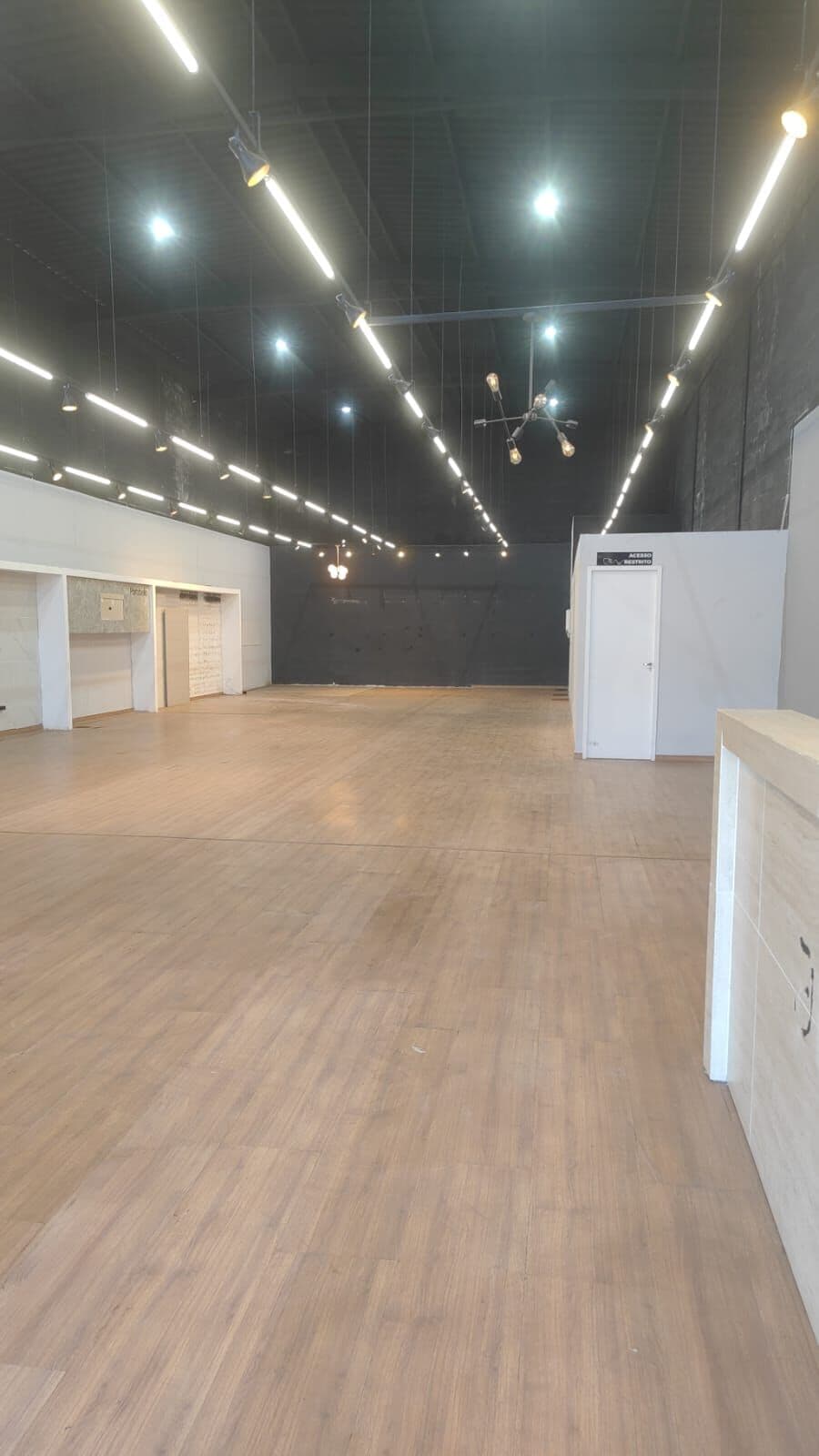 Pavilhão/Galpão Industrial com 250m2 na margem da rodovia dos romeiros ponta kayana trindade