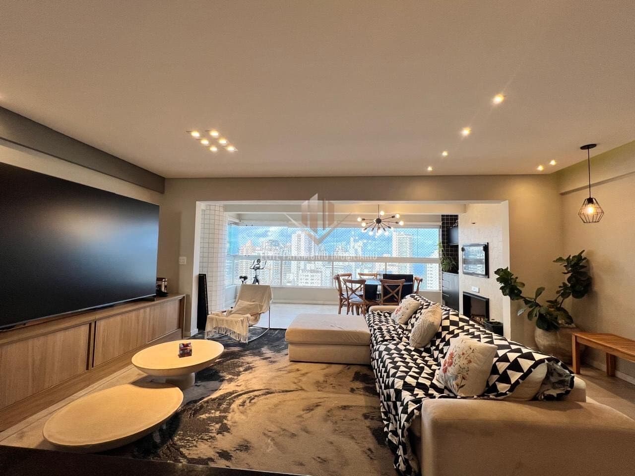 Apartamento Alto Padrão na Praia das Astúrias Guarujá SP.