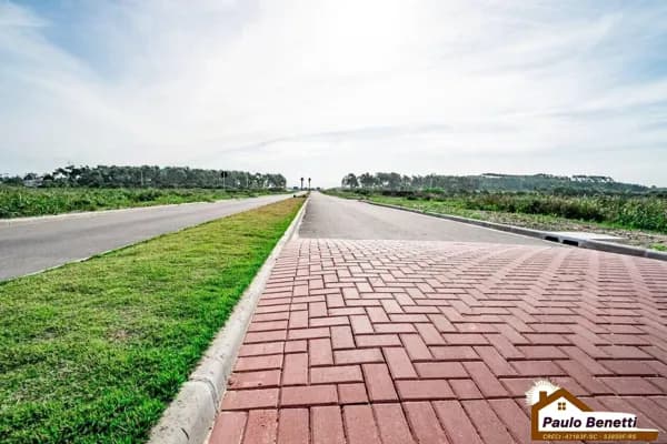 "201,80 m² Área Total - Lote Urbano em Loteamento"