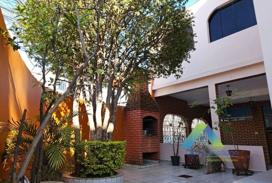 CASA À VENDA – CONFORTO, ESPAÇO E EXCELENTE LOCALIZAÇÃO