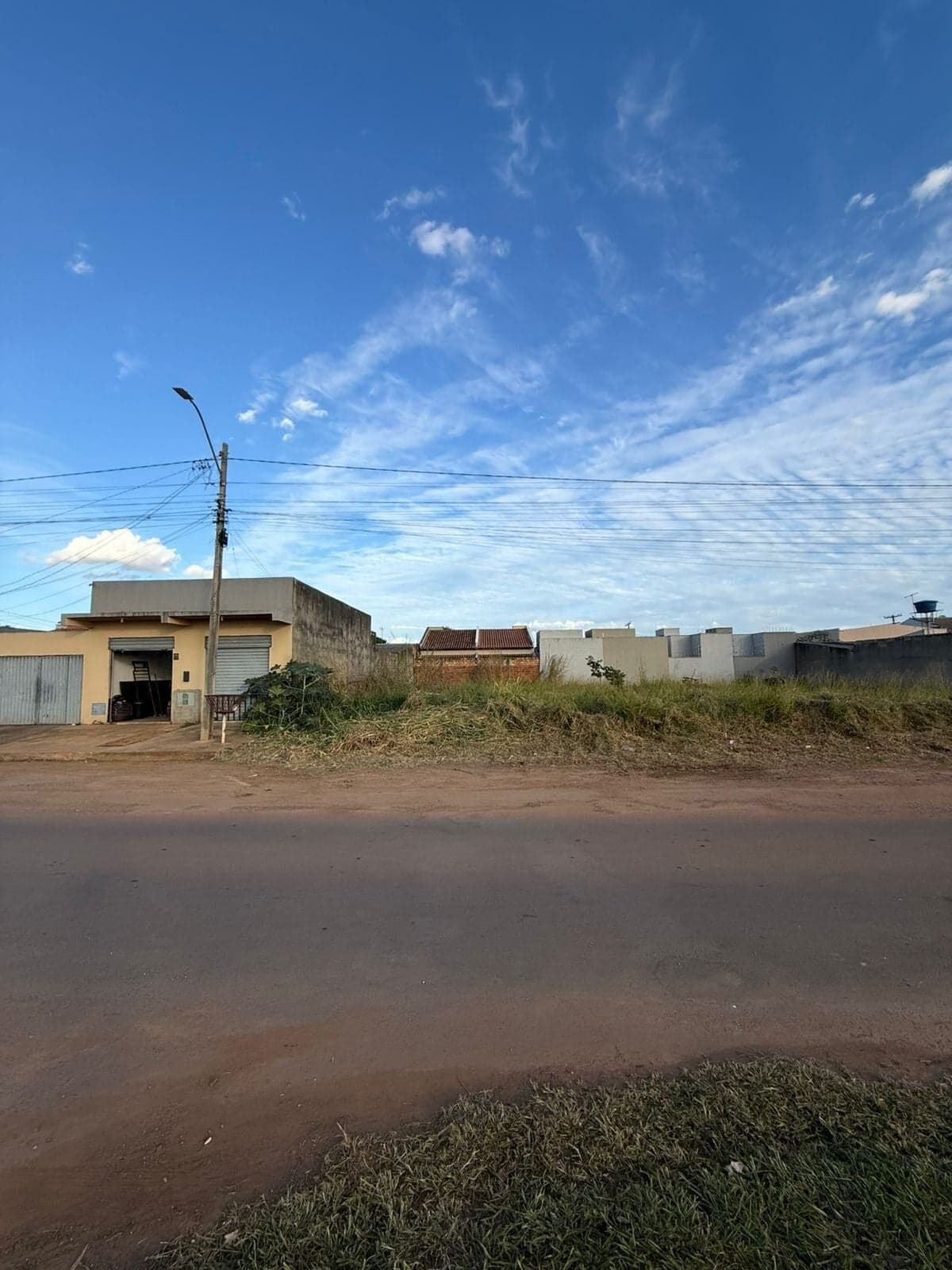 LOTE EM AVENIDA ,TERRENO EM GOIANIA | RESIDENCIAL SANTA FÉ | 250 M² | EXCELENTE LOCALIZAÇÃO