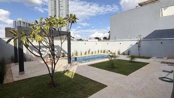CASA TÉRREA DE ALTO PADRÃO | JARDIM ATLÂNTICO | 3 SUÍTES | 420 M² DE LOTE | A 100 METROS DO PARQUE CASCAVEL