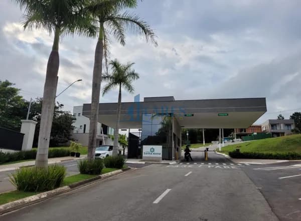 Terreno á venda em Condomínio reserva santa Anna
