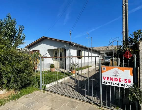 Casa com 4 quartos por apenas R$ 215 mil
