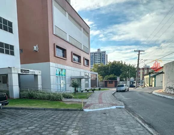 3 dormitórios, suíte e churrasqueira no Centro