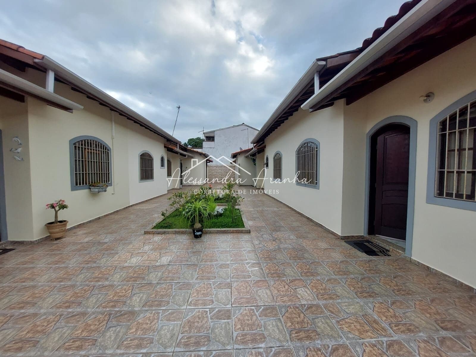 Casa em Condomínio em Martim de Sá apenas R$ 395mil - Caraguatatuba/SP