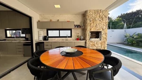 Casa de Alto Padrão no Condomínio Villagio em Americana, SP