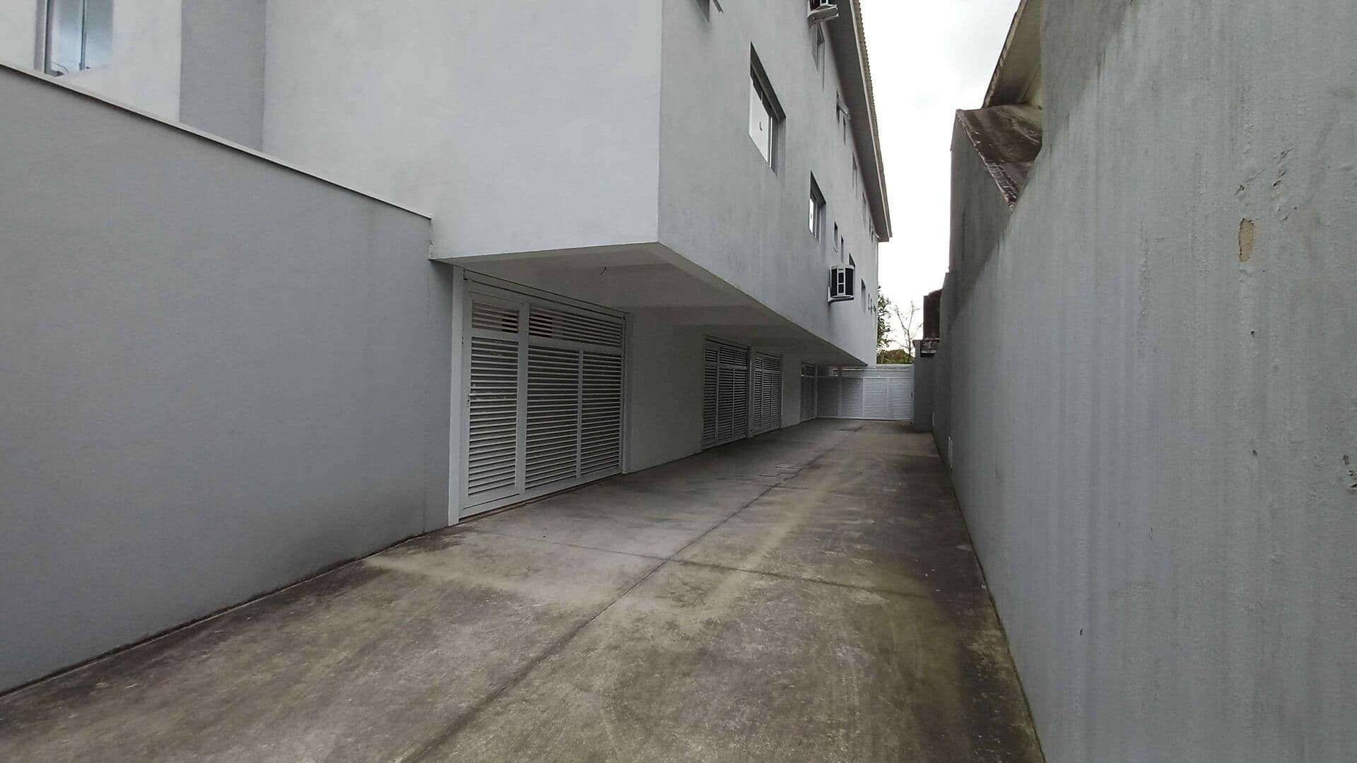 **SOBRADO TRIPLEX NOVO EM VICENTE DE CARVALHO ***
