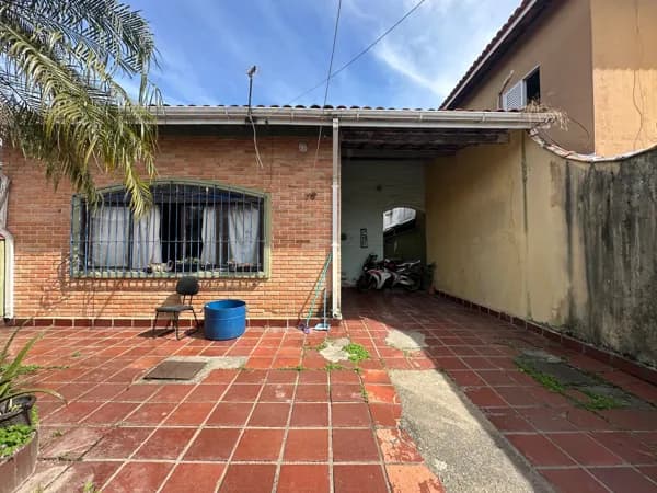 Casa à Venda no Guarujá/SP | 2 Quartos + Edícula Completa | 3 Vagas de Garagem