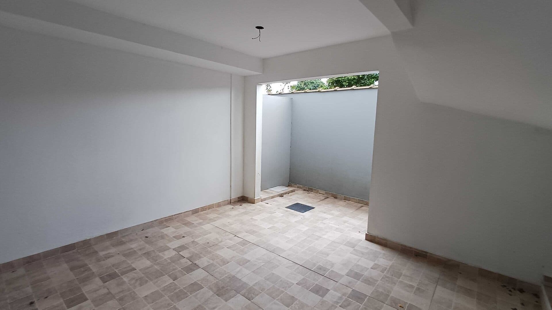 CASA Triplex em Village - 2 Dormitórios com 2 suítes