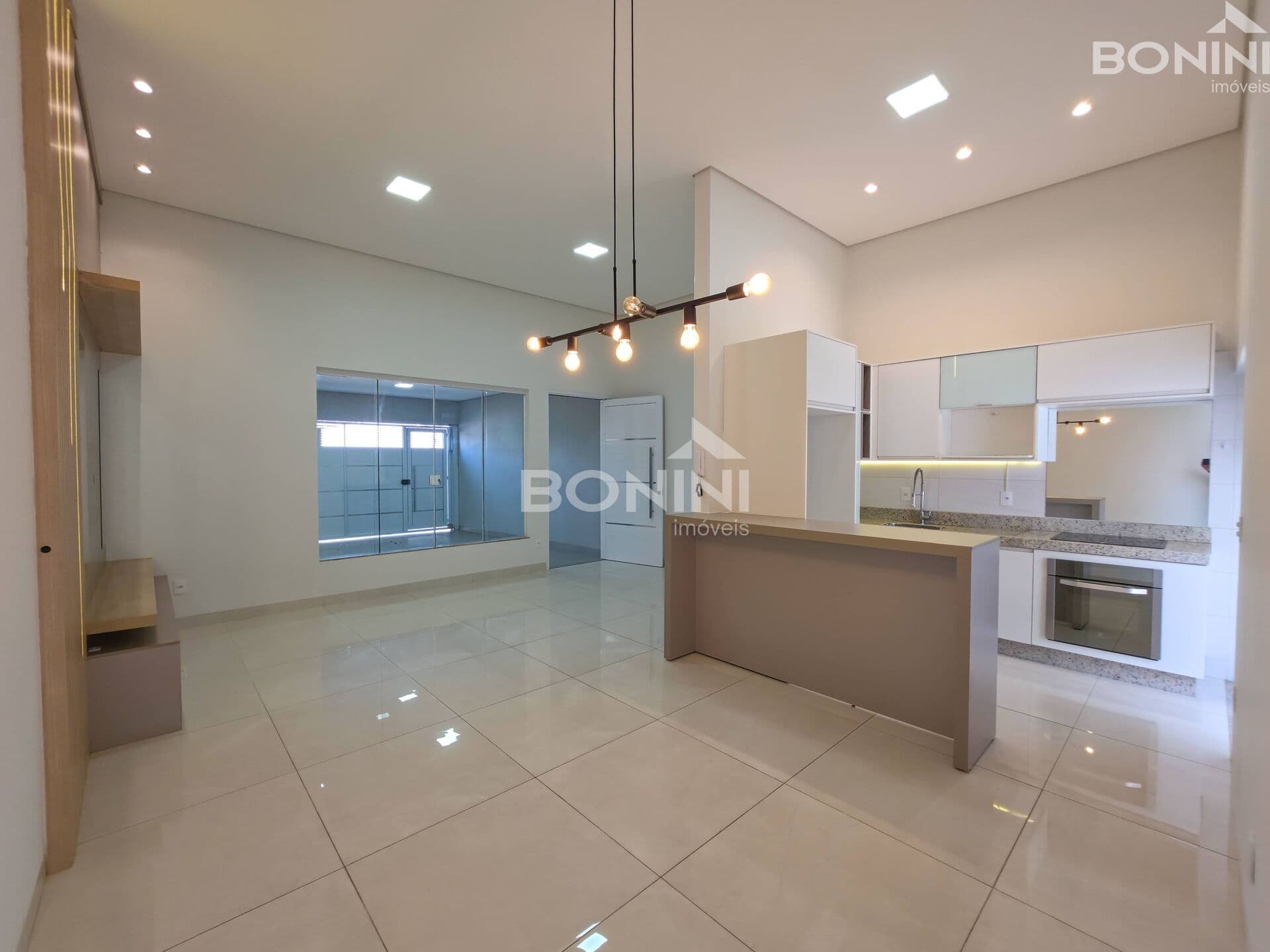 Casa à Venda com 3 dormitórios, Pq. Universitário em Americana SP