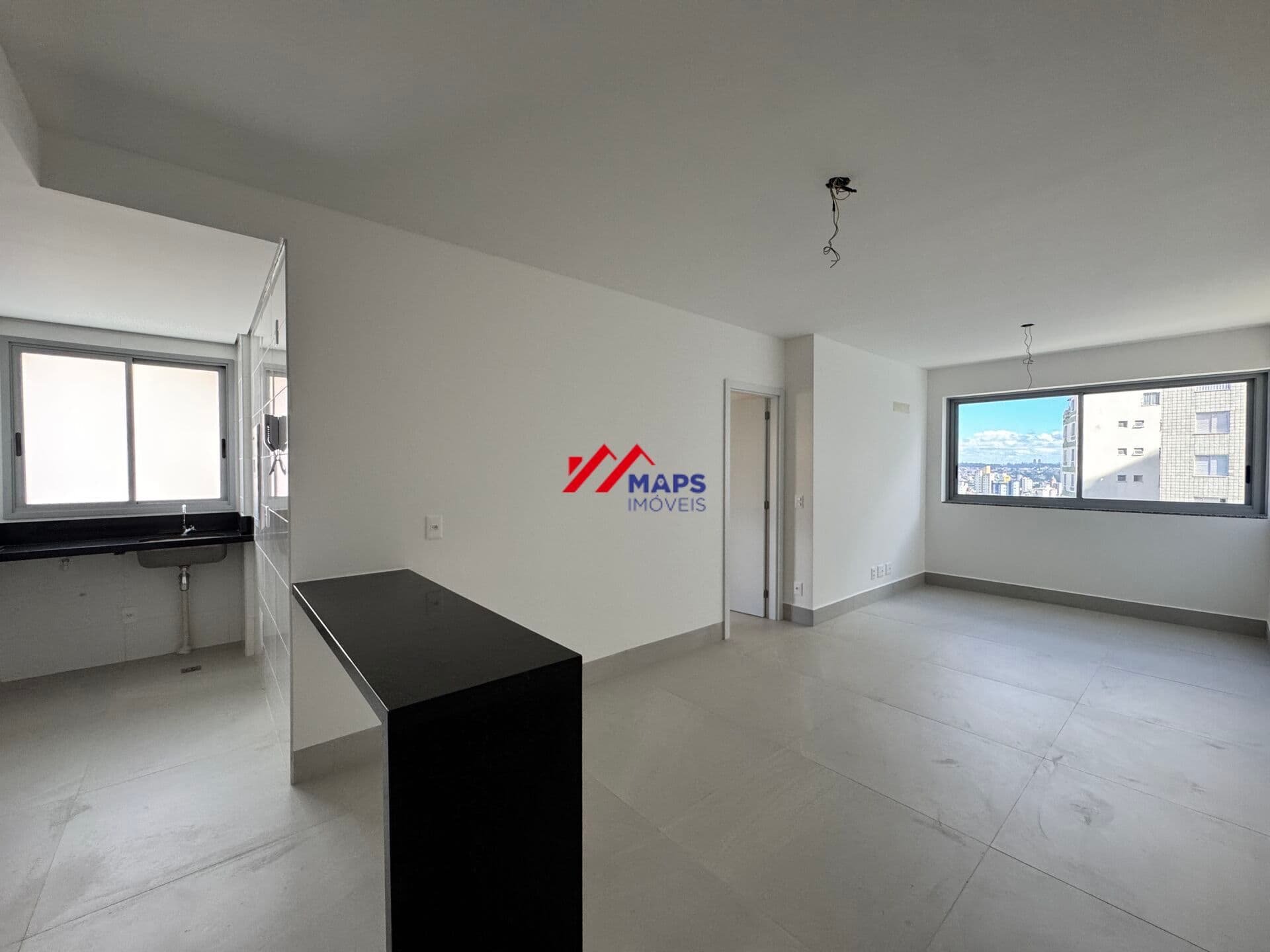 Apartamento à venda com três quartos, suíte e duas vagas de garagem no bairro Sagrada Família - Belo Horizonte/MG.