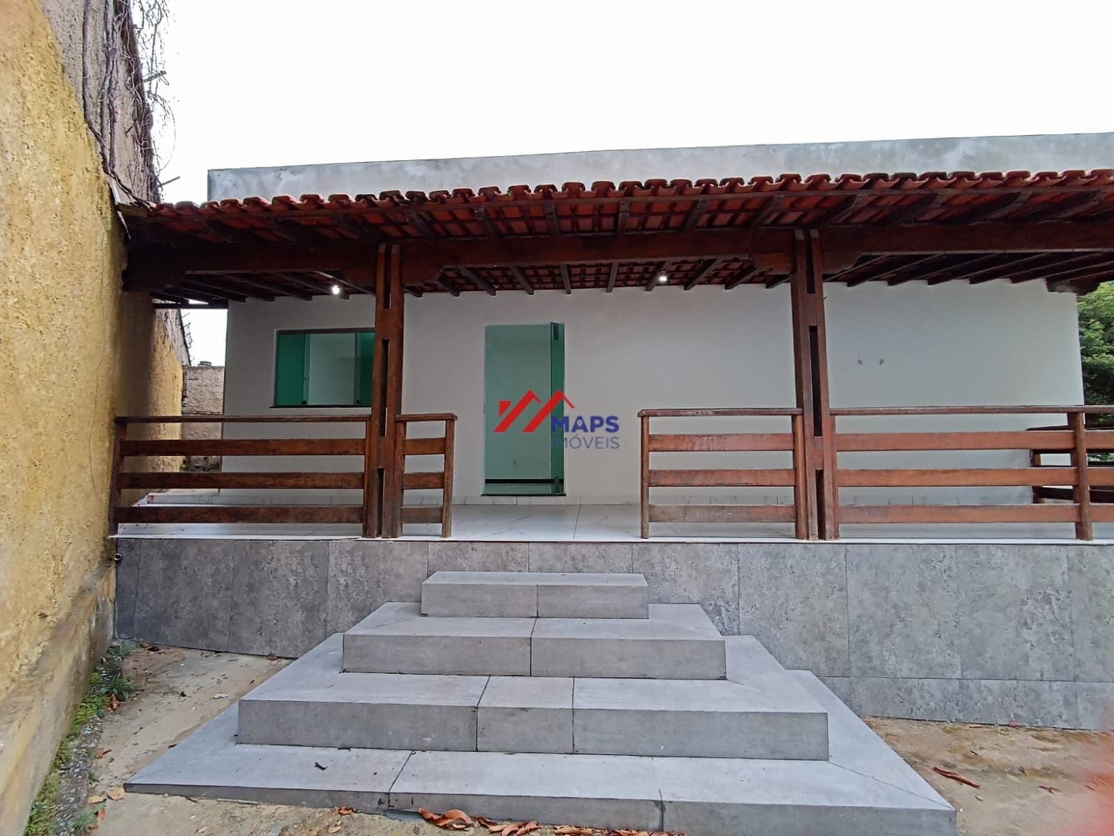 Casa à venda com três quartos, suíte no bairro Mantiqueira - Belo Horizonte/MG.