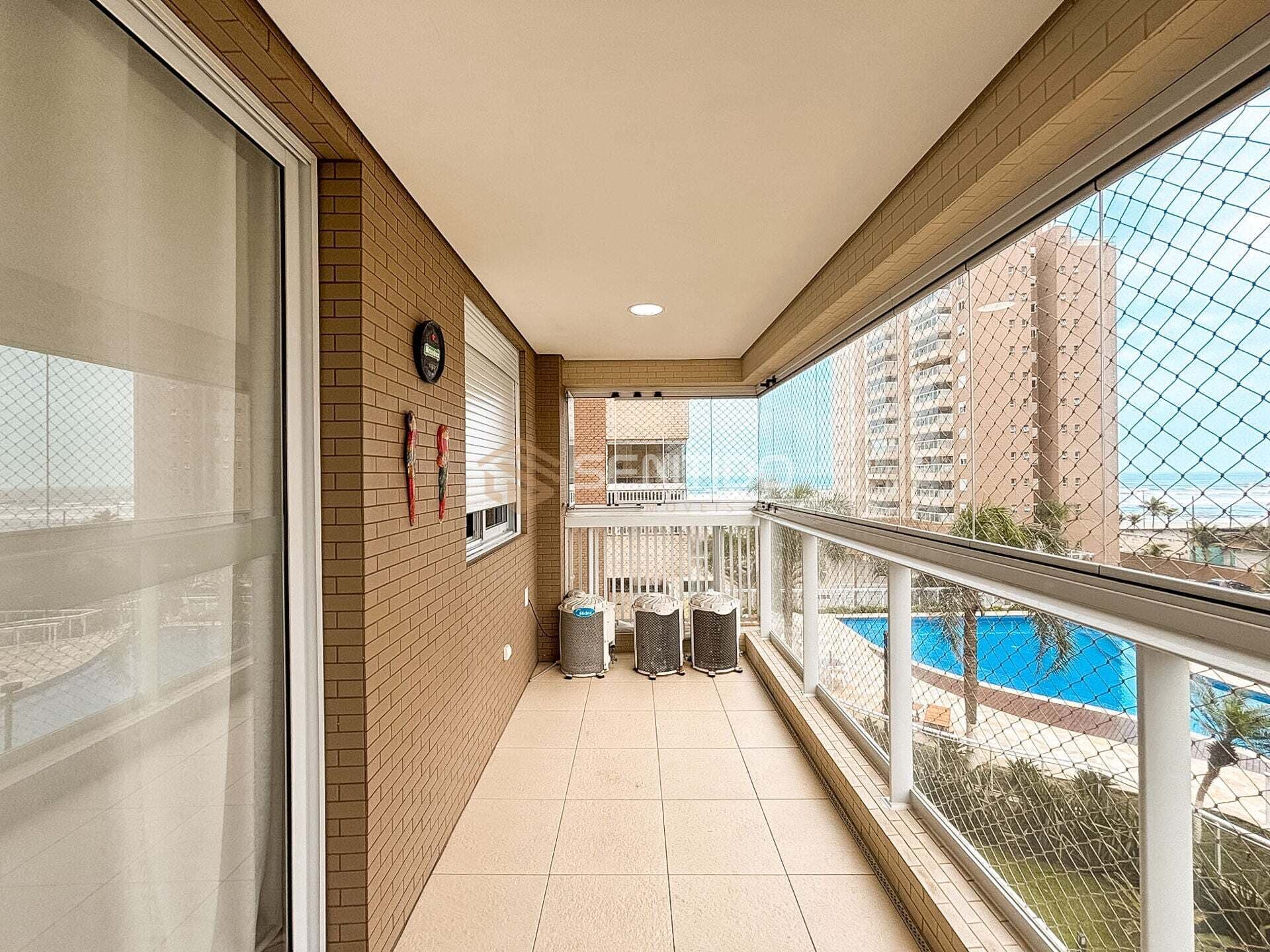 Apartamento para locação no Centro de Itanhaém com 2 dormitórios, 1 vaga, varanda gourmet