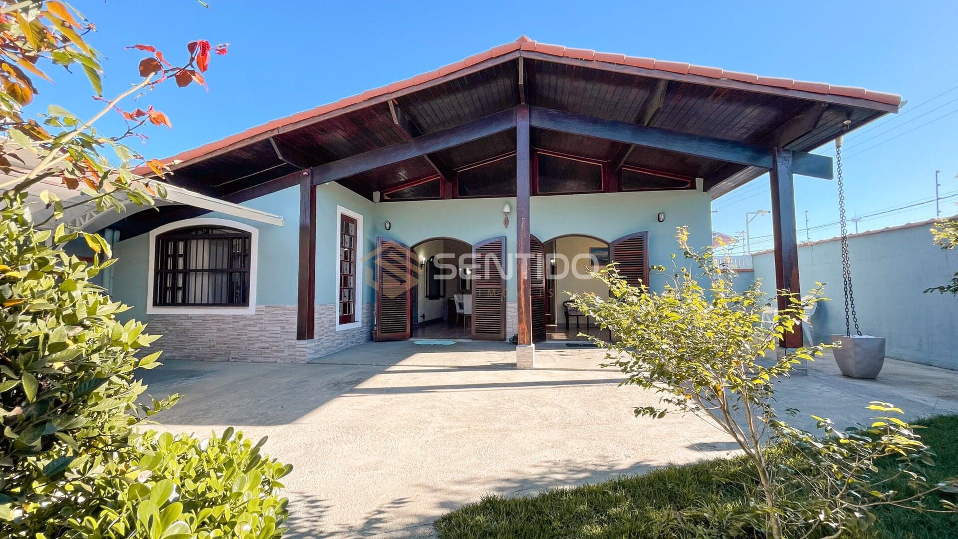 Casa térrea à venda em Itanhaém com 3 dormitórios mais edícula