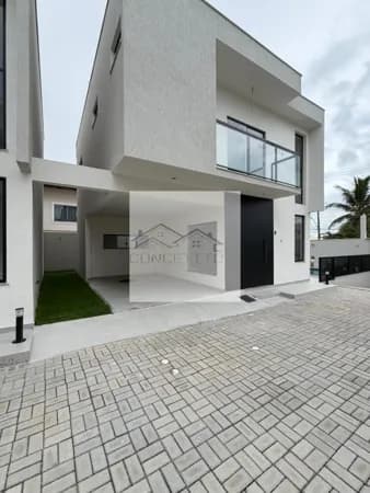 Casa NOVA com três suítes em Buraquinho