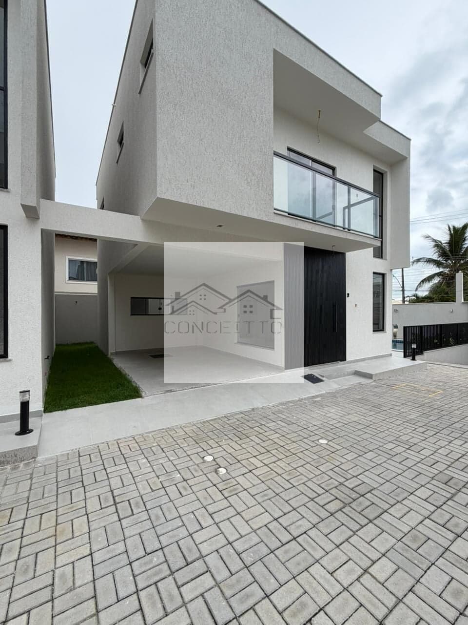 Casa NOVA com três suítes em Buraquinho