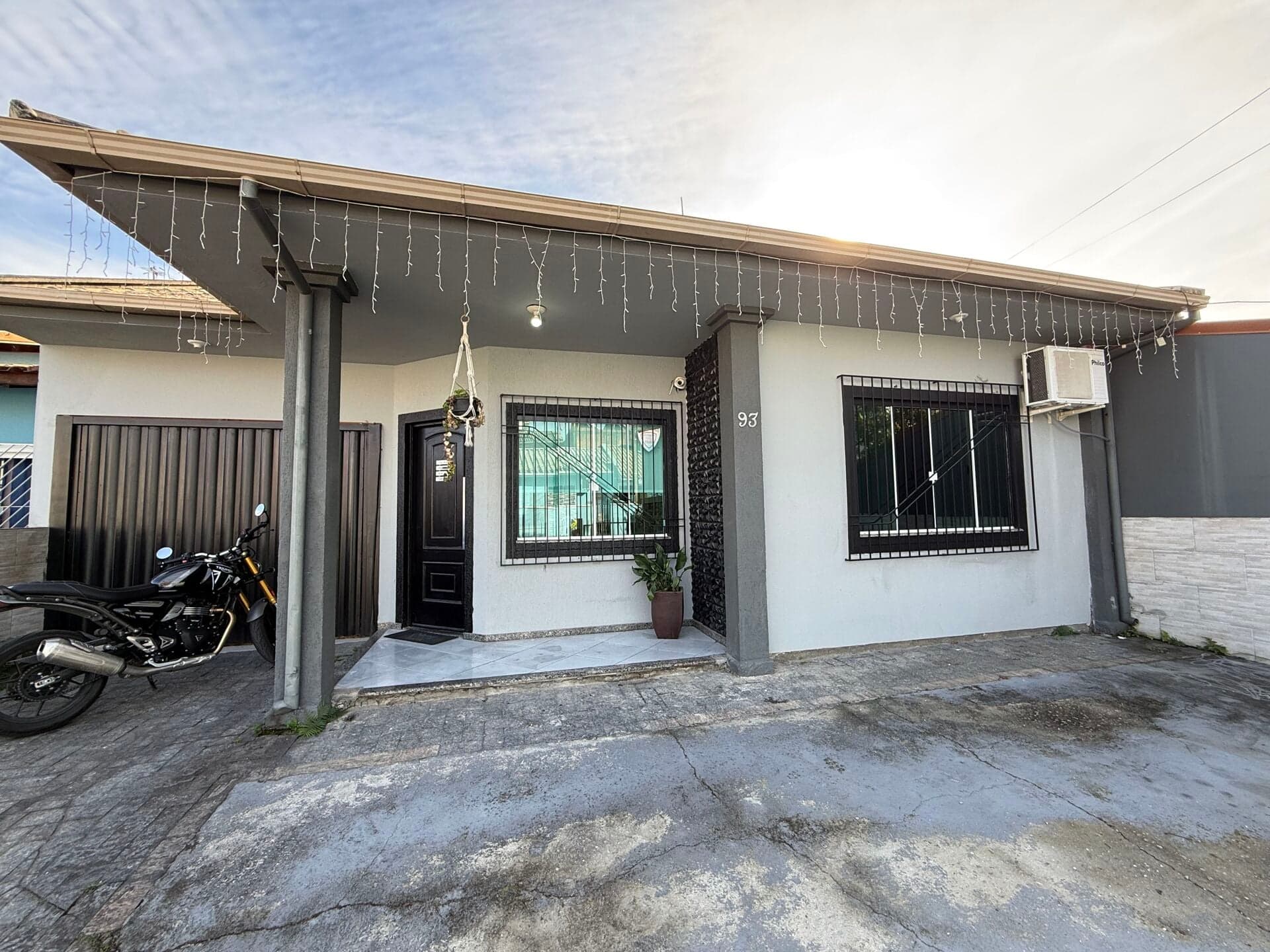Casa Semimobiliada - Bairro Madri - Palhoça