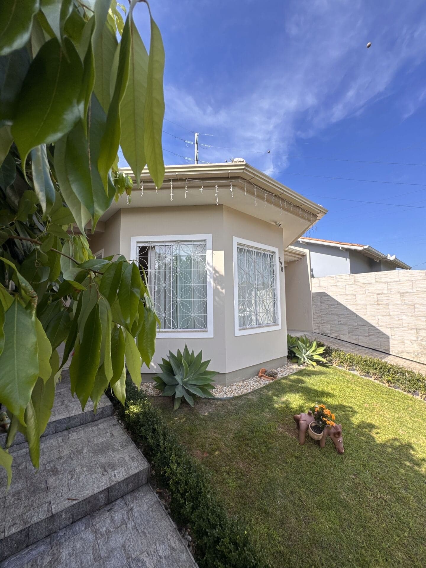BELÍSSIMA CASA C/ PISCINA NO MADRI