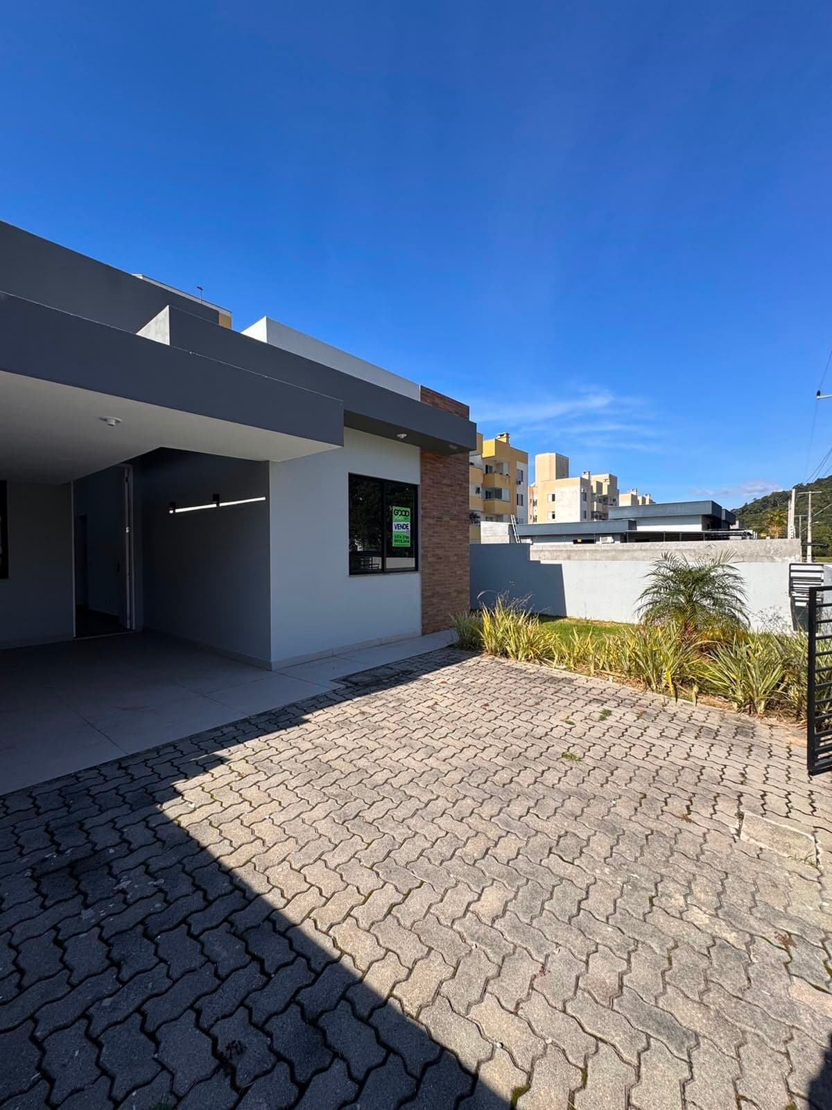 Casa com 3 Dormitórios e Suíte no Loteamento Bosque da Pedra – São José/SC