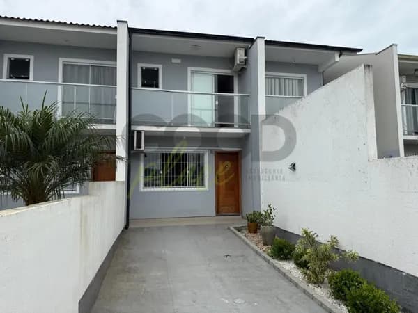 Casa Sobrado no Sertão do Maruim em Sj