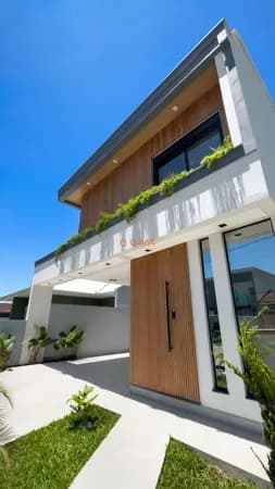 Casa com 3 suítes em São José -SC