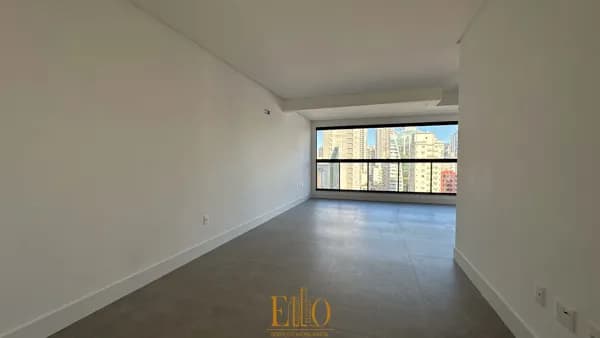 NOVO! Selenter See, 3 Suítes + 2 vagas de garagem, pronto pra morar. Meia Praia em Itapema/SC