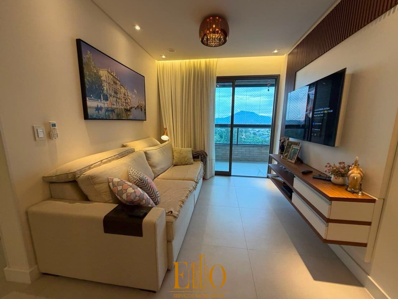 Apartamento com 2 suítes + 1 Vaga na Meia Praia em Itapema/SC