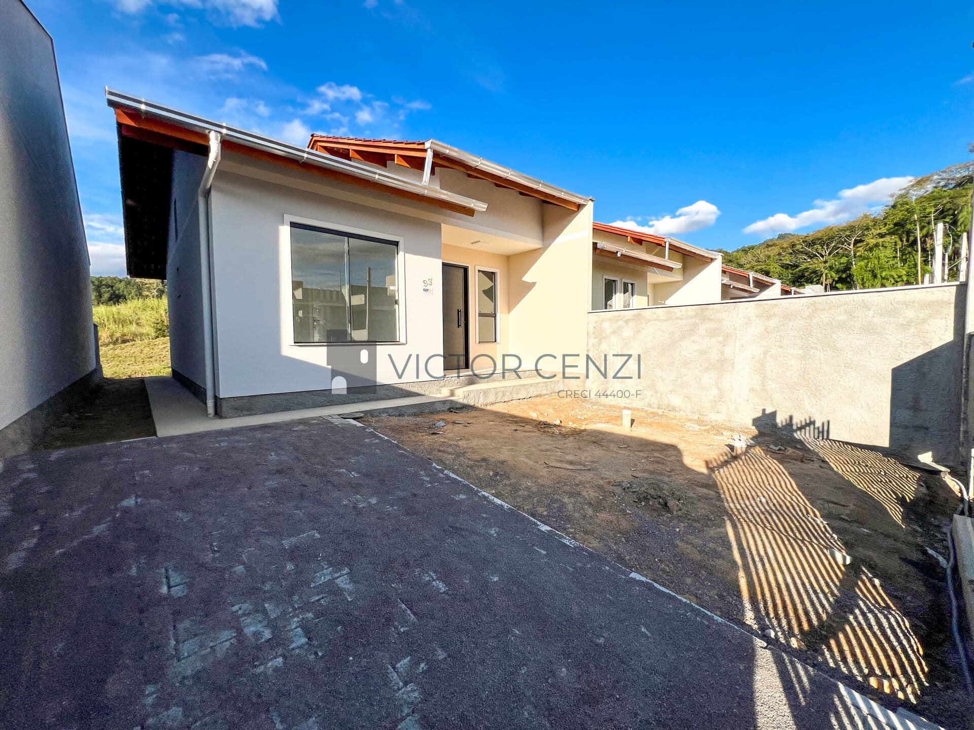 Casa nova com 02 quartos sendo 01 suíte - Lot Paraíso