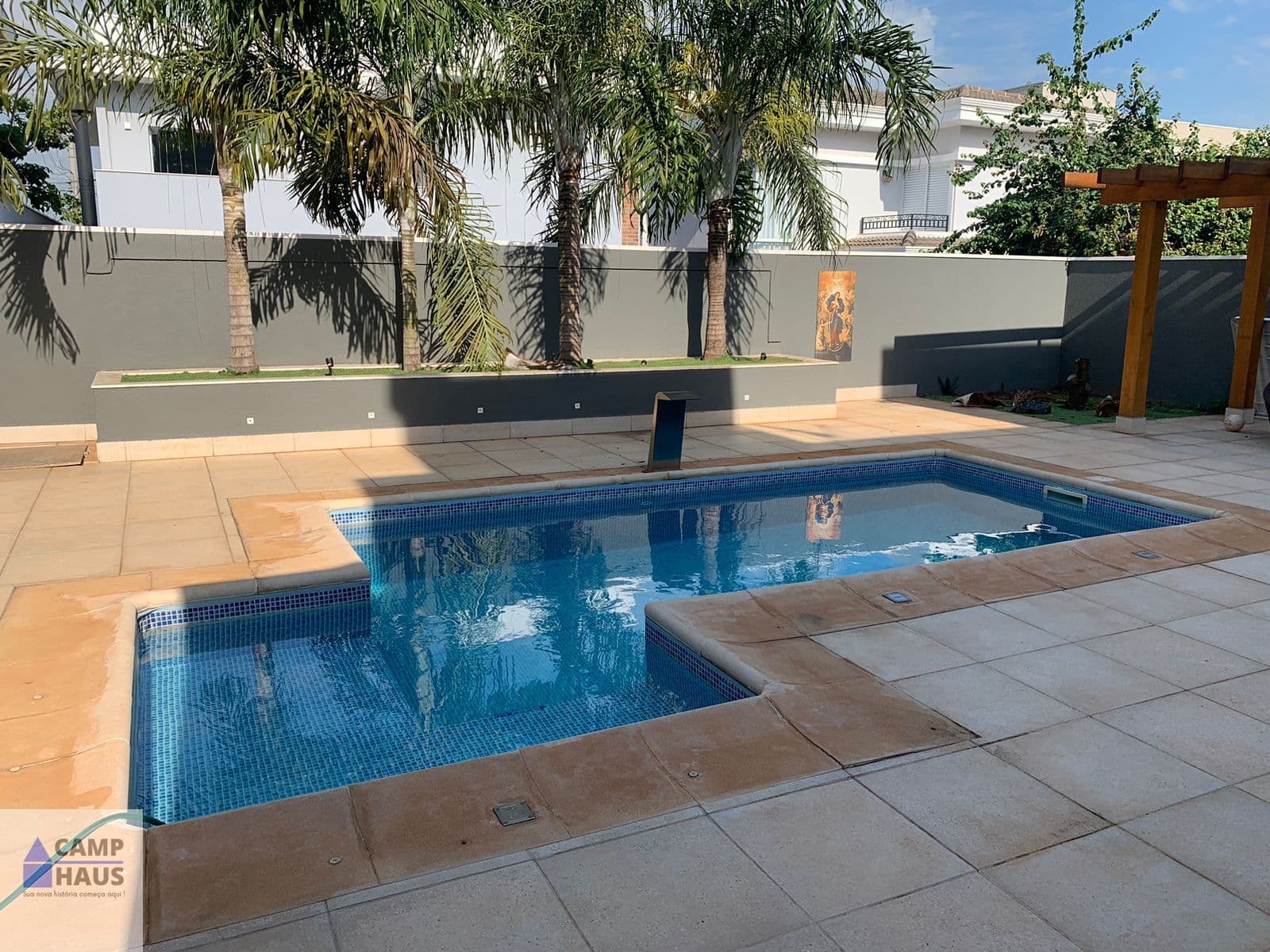 Casa em Condomínio com 3 suítes e piscina aquecida em Paulínia/SP
