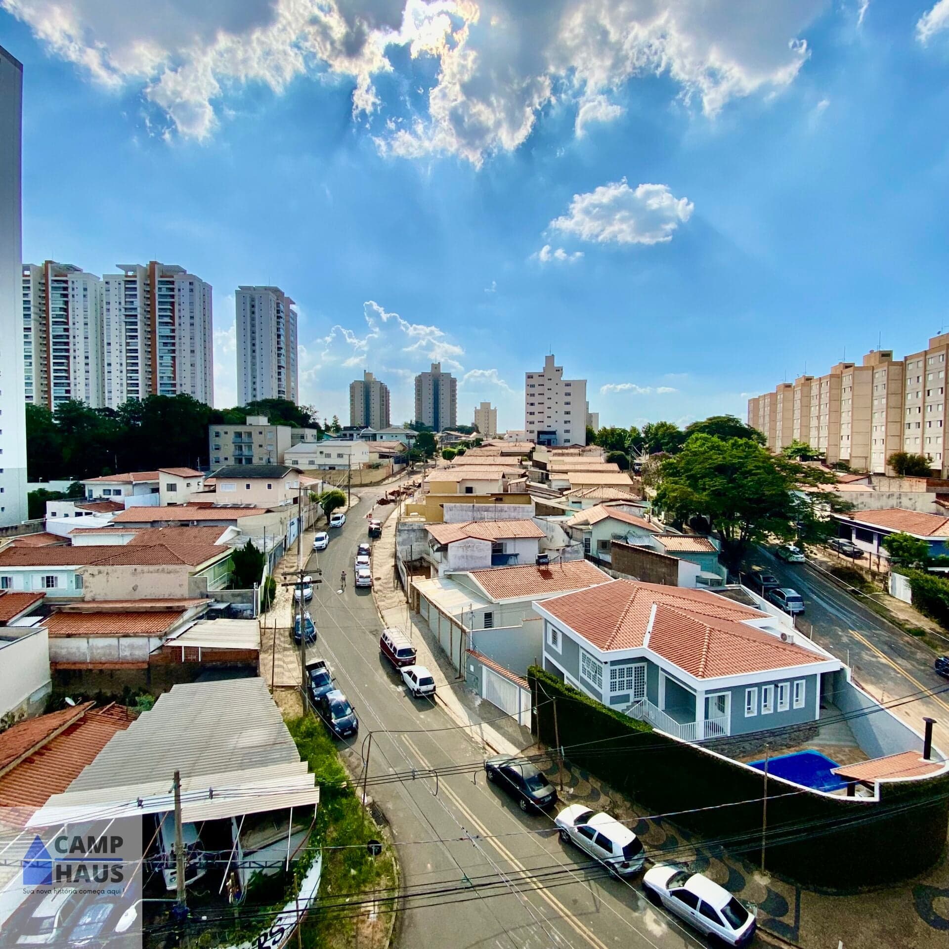 Apartamento com 2 Quartos e 2 banheiros à Venda, 76 m² por R$ 330.000